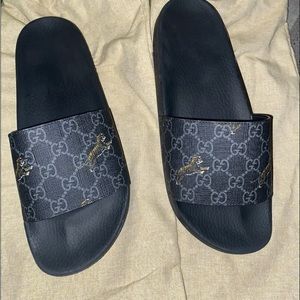 Great condition Size 10 GUCCI x Supreme